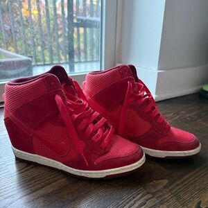 Nike women dunk sky high